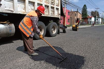 Intensificarán bacheo en la capital