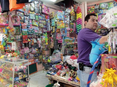 Gastan al año $24 mil en compras “hormiga”