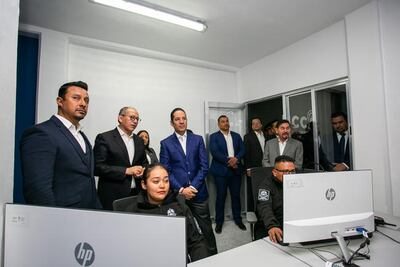 Gobernador entrega renovación de aduanas en penales 