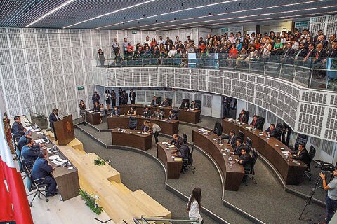 Elevan multas por ocupar lugares