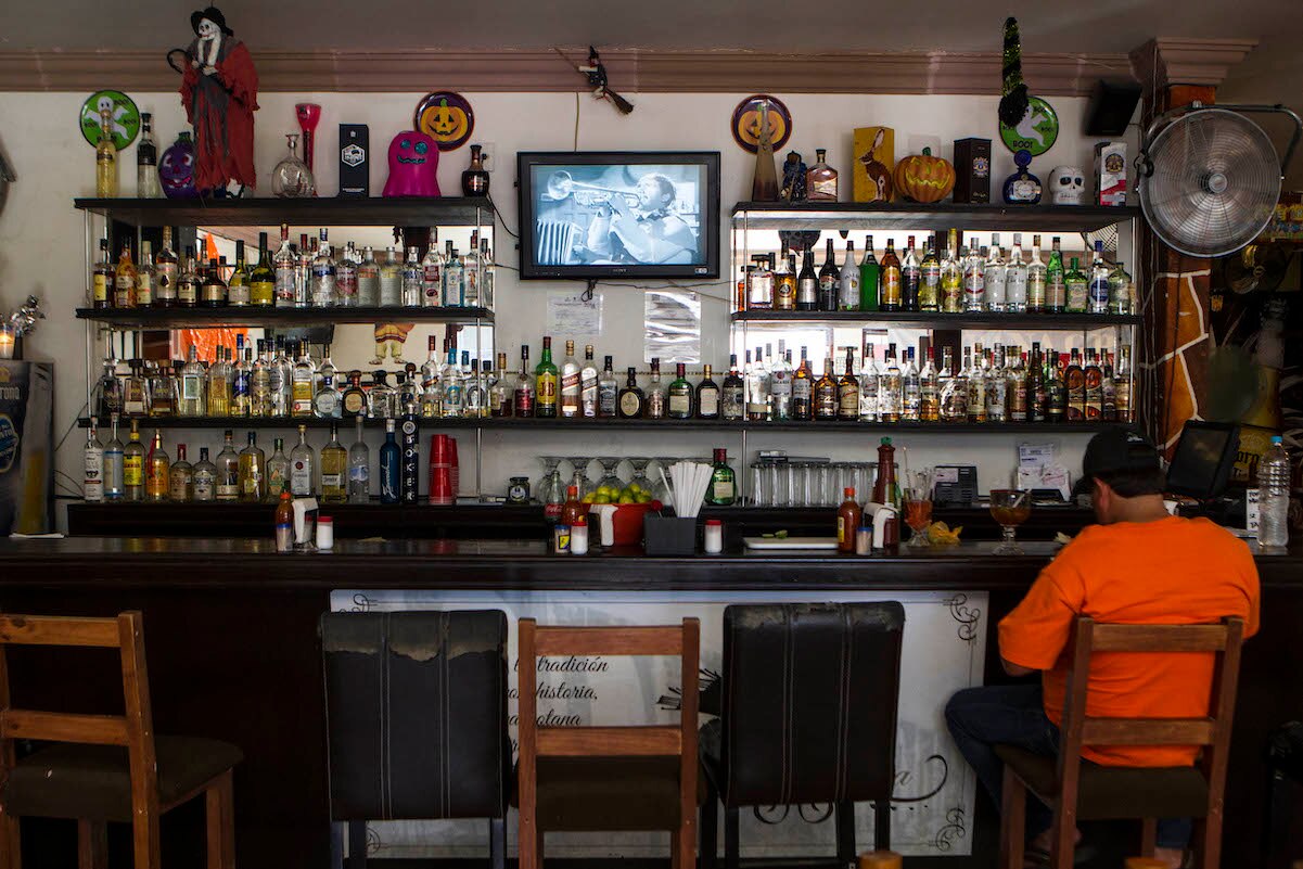 Autoridades sanitarias ignoran crisis de antros, bares y cantinas