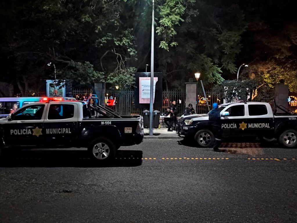 Estas fiestas decembrinas, evita mezclar el consumo de alcohol con el manejo de vehículos. Foto: Ángel González
