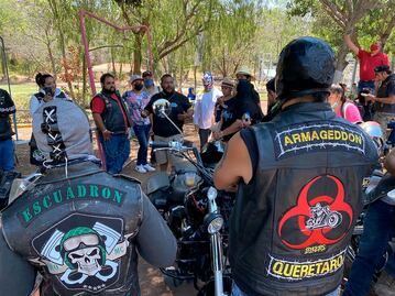 Bikers se bajan de la moto para festejar a niños con cáncer