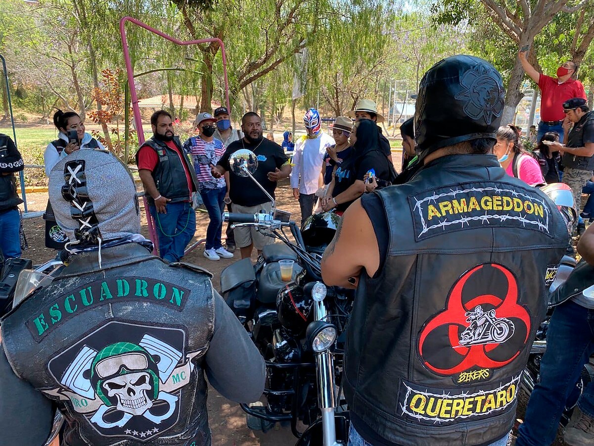 Bikers se bajan de la moto para festejar a niños con cáncer