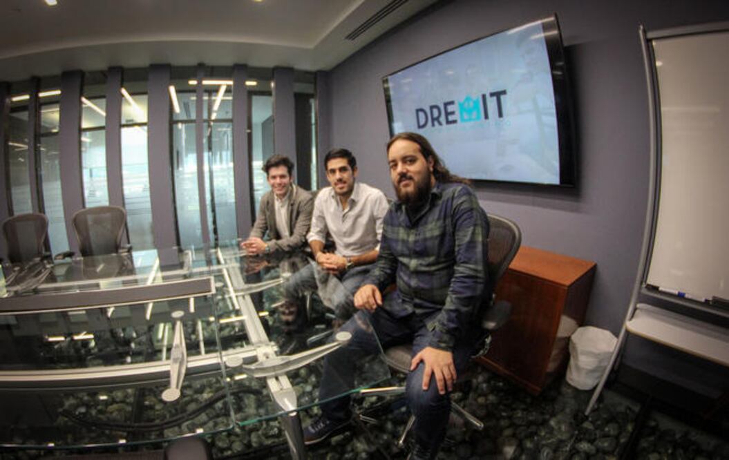 Dremit da tips o retroalimentación para valorar si la meta de un proyecto es realista, con base al plan de negocio que presenta el emprendedor (Fotos: LUIS SÁNCHEZ)