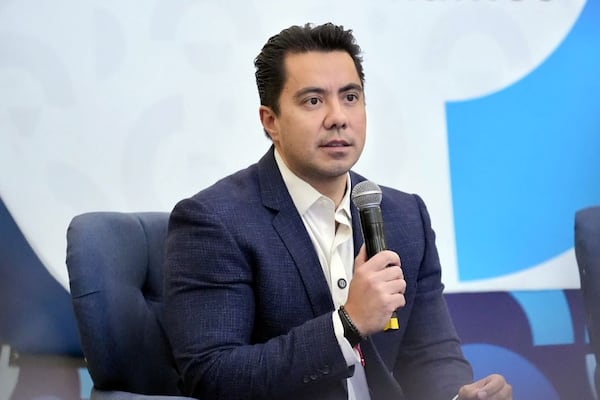 “Sentencia” Felifer Macías a su equipo: transporte eléctrico gratuito deberá arrancar en septiembre