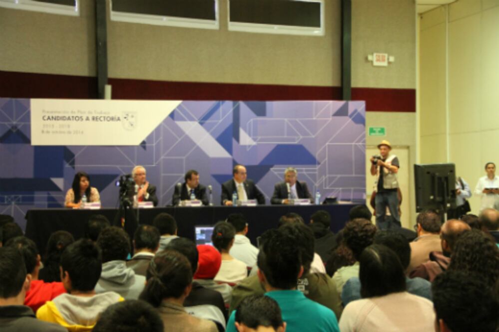 Debaten sobre generación de tecnología en la UAQ