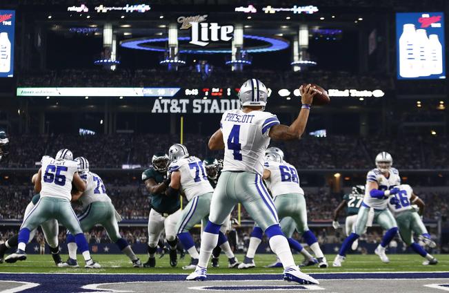 Prescott terminó con 287 yardas, dos pases de anotación y una intercepción. (AP)