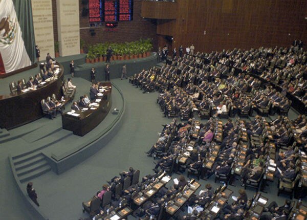 Toma protesta Marcos Aguilar