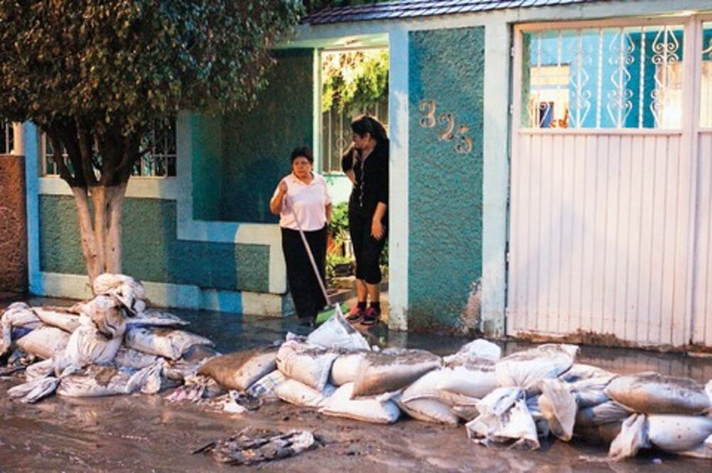 Dan 200 mil pesos para afectados por las lluvias