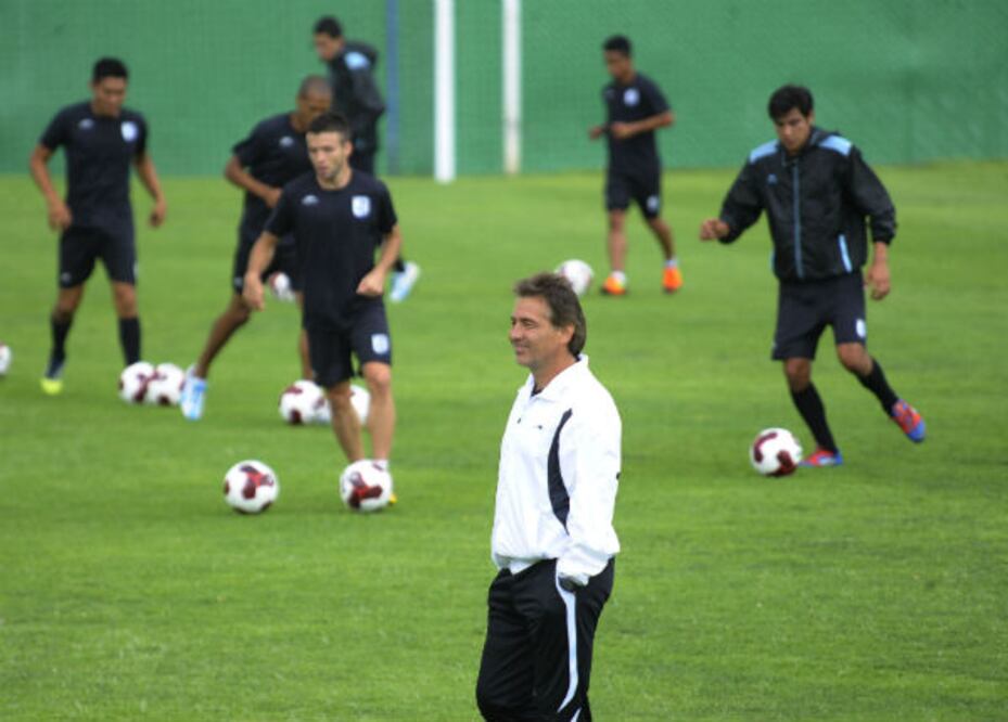 Se prepara Gallos para el duelo de mañana