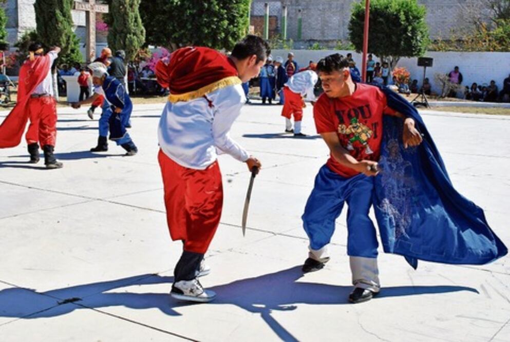 Devotos realizan festejo a la virgen de El Pueblito