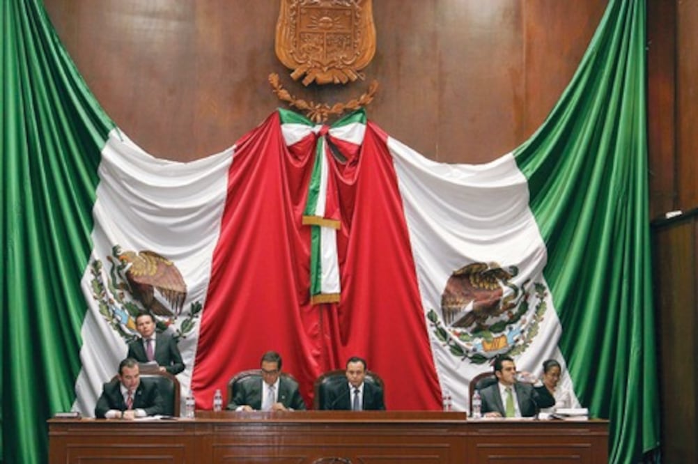 Analizan autonomía de los 18 municipios