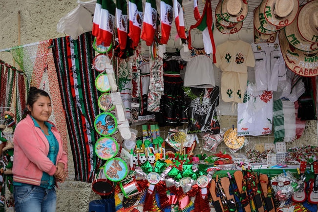 Venta de artículos patrios, una forma de vida