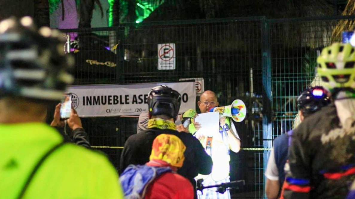 Ciclistas pedalean en honor a Fátima Ramos, una de las víctimas de “Los Cantaritos”. Foto: Miyazaqui Blanco