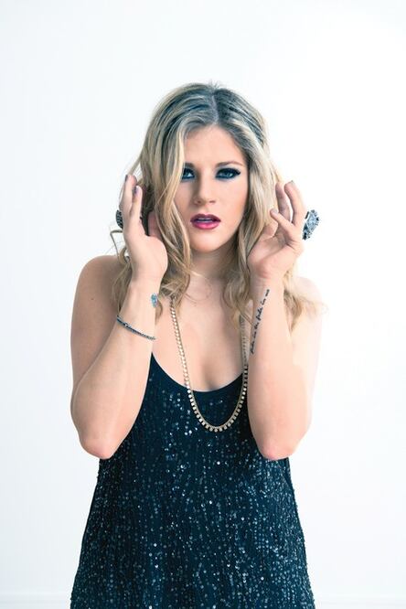 La música sirve para aliviar el corazón: Brenda