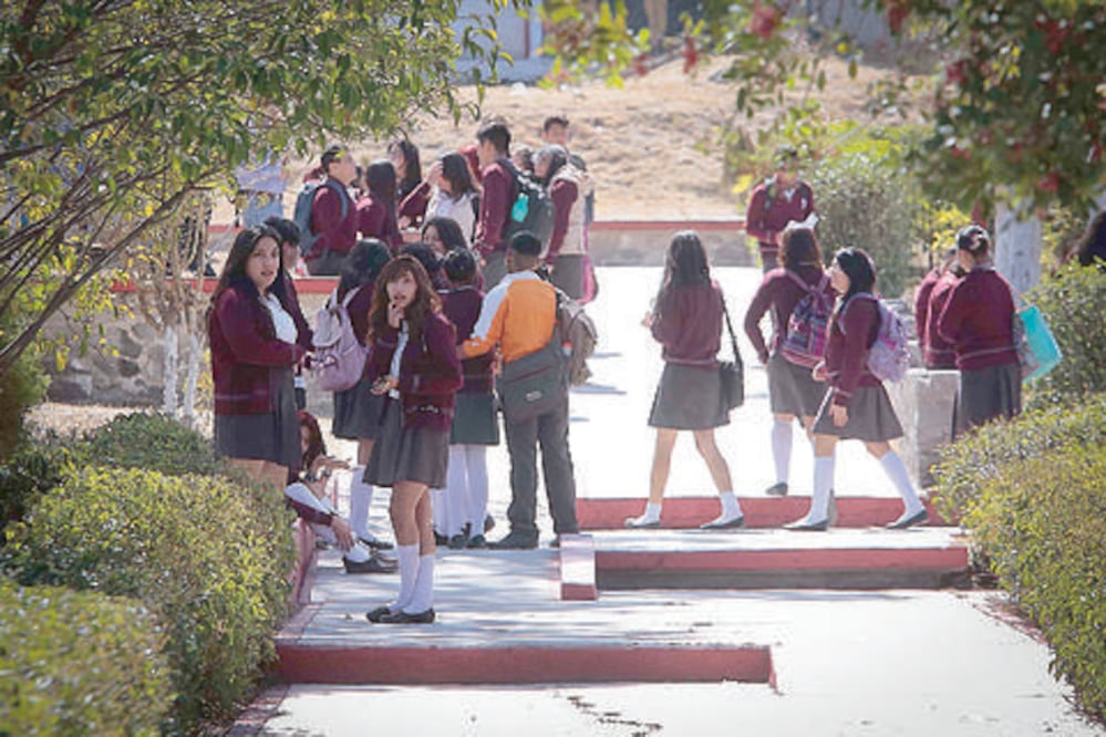 Prepas, sin capacidad de recibir a todos: SEP