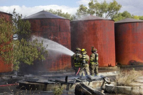Incendio en industria moviliza a bomberos