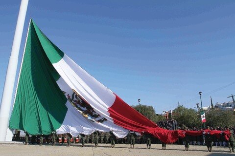 Celebran Día de la Bandera 