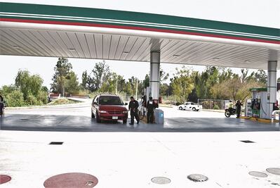 Gasolineros proponen diálogo sobre el etanol