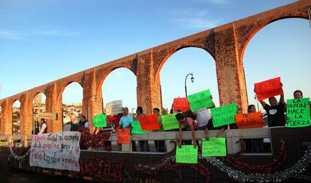 Protestan cientos en Los Arcos por incrementos