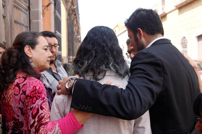 “Encerraron a mi novia por ser homosexual” 