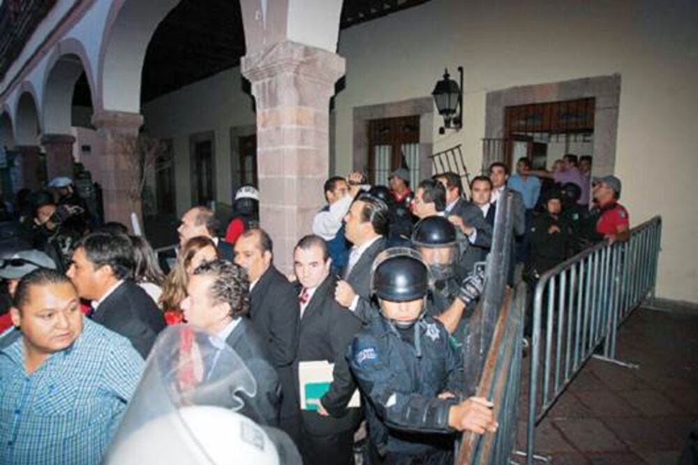 Avalan en ‘fast track’ Reforma Energética