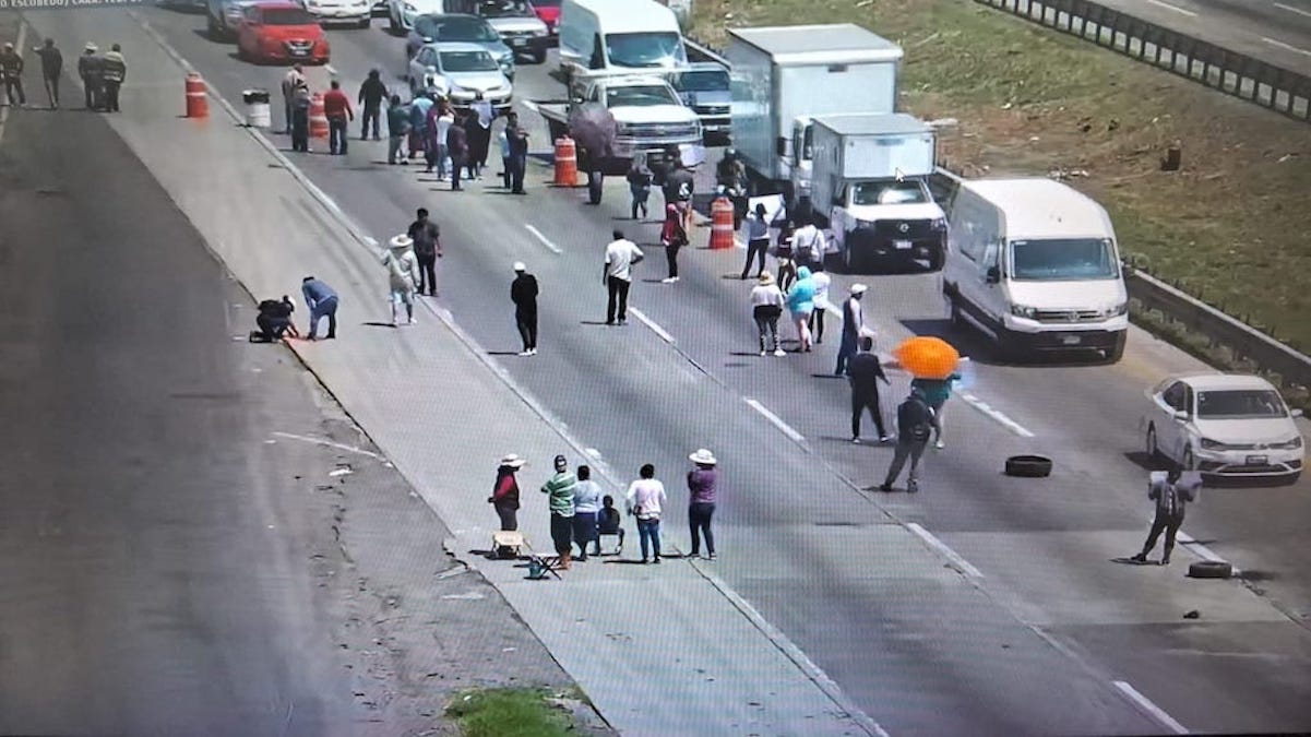 Caos en la autopista 57 por bloqueo y accidente
