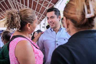 Felifer Macías entrega semillas a 500 productores del campo queretano