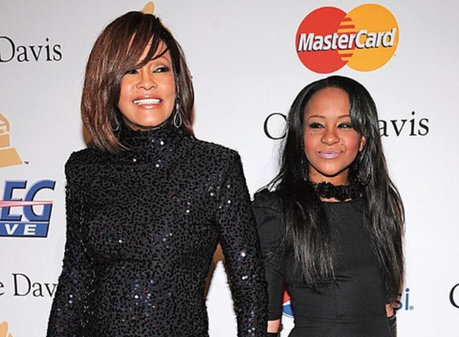 Hija de  Whitney Houston  está en coma inducido en el hospital