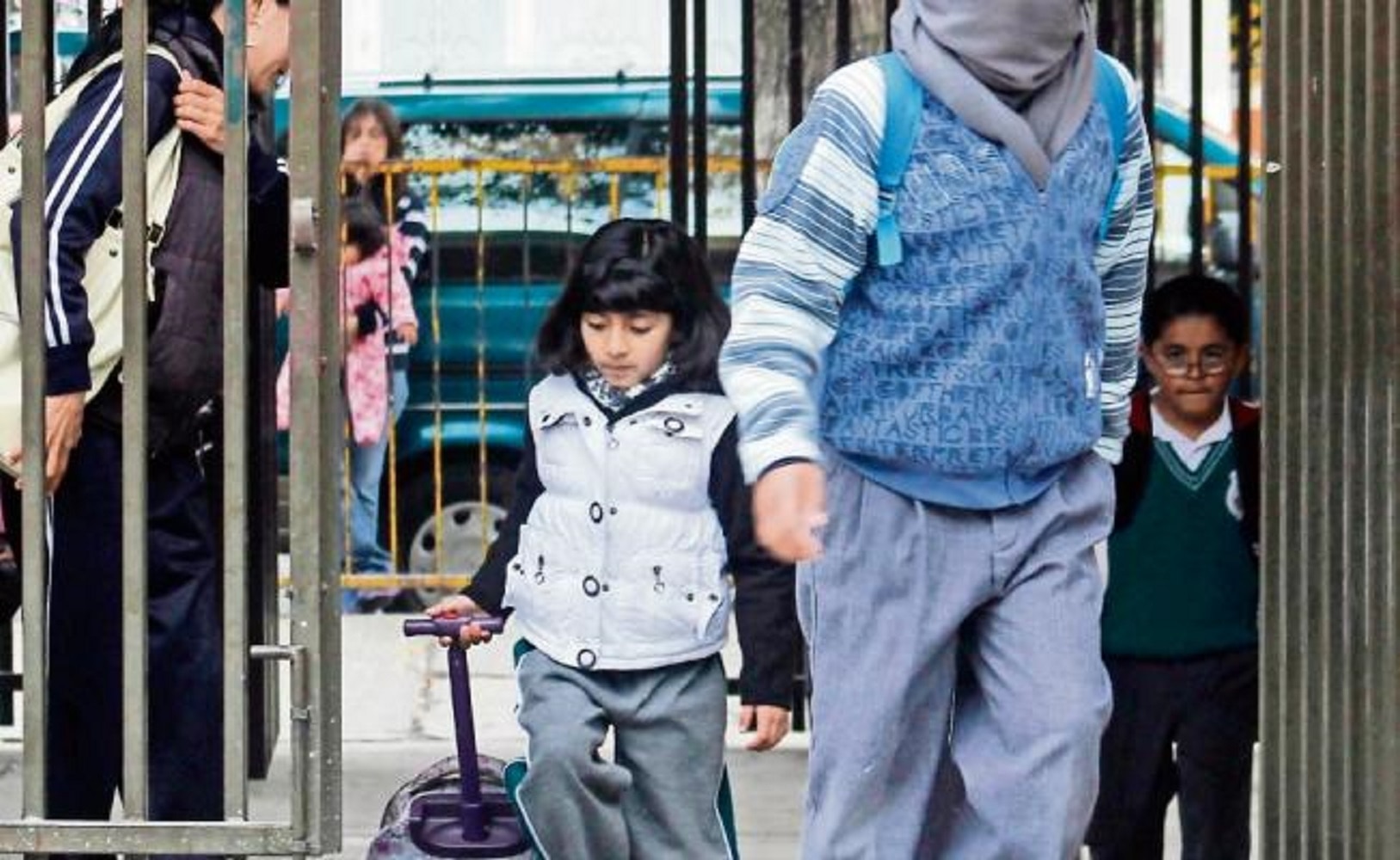 En algunos estados, los niños podrán faltar a la escuela si la temperatura es bajo cero, sin que se tome como inasistencia. (ARCHIVO EL UNIVERSAL)