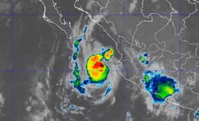 Se formó la depresión tropical Veintiuno-E en el Pacífico sur; huracán Simon se mantiene en categoría 1, sigue en vivo su trayectoria y efectos