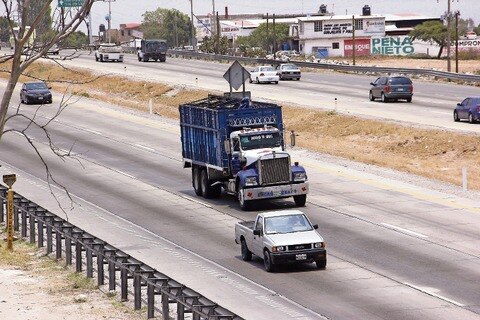 Licitan obras para conservar carreteras