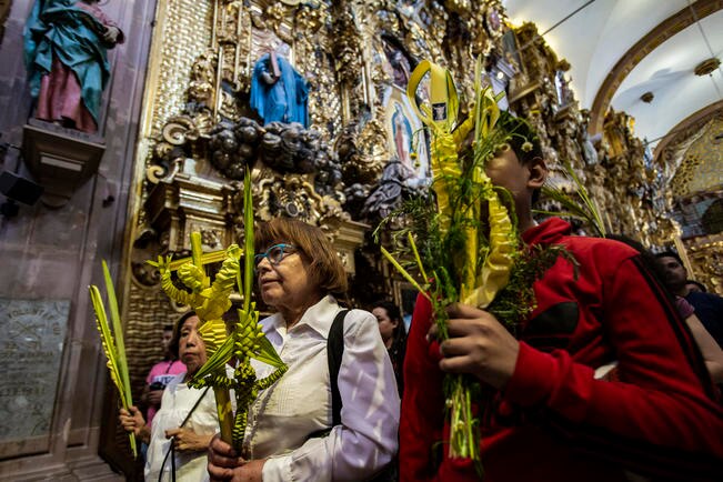 #Crónica|Reflexión y paz, viven Domingo de Ramos