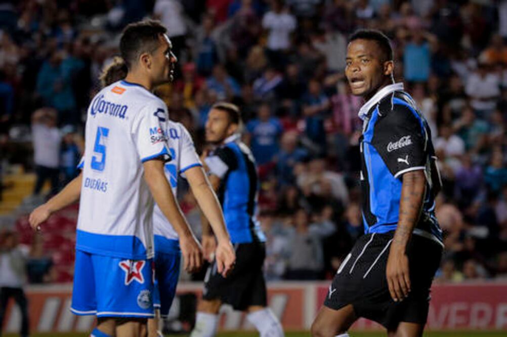 Gallos, sin Rentería y Benítez vs Chivas