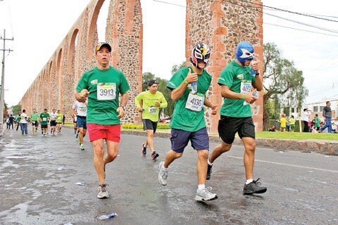 Nada detiene a los corredores locales