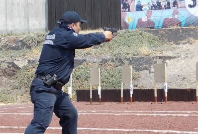 Policías “afinan” la mira