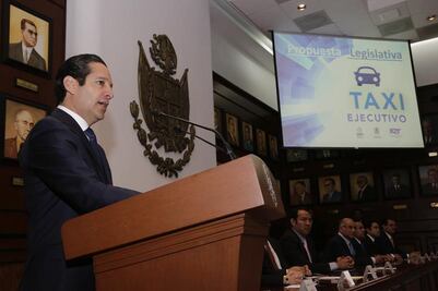 Gobierno busca equidad en taxis  