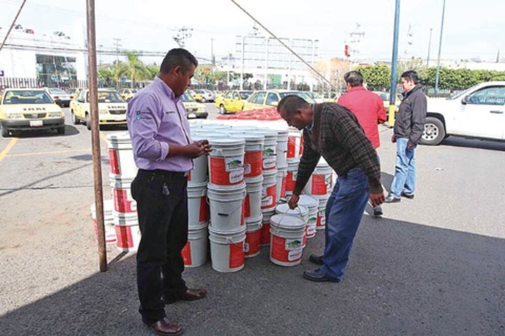 Impulsan el mejoramiento de vivienda para taxistas