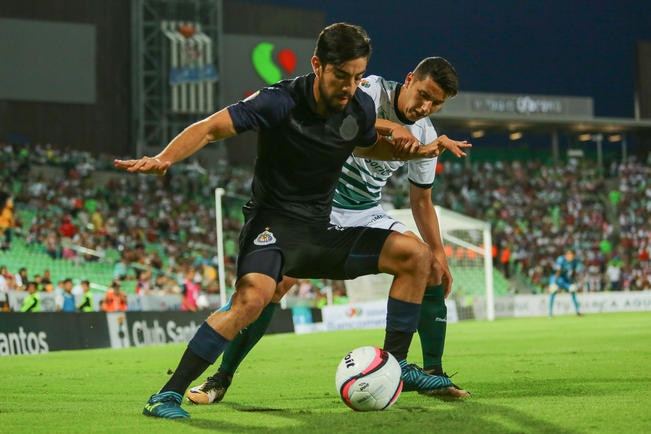 Pese a la visita de Chivas, el Corona no registró el lleno. (IMAGO7)