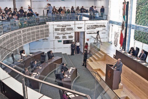 Nueva ley va contra funcionarios