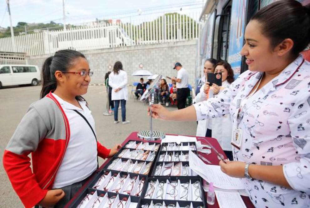 El DIF donó esta unidad en febrero, tras su adaptación y equipamiento; en agosto comenzó a llevar servicios oftalmológicos de consulta, diagnóstico y óptica a localidades y comunidades con población vulnerable (ESPECIAL)