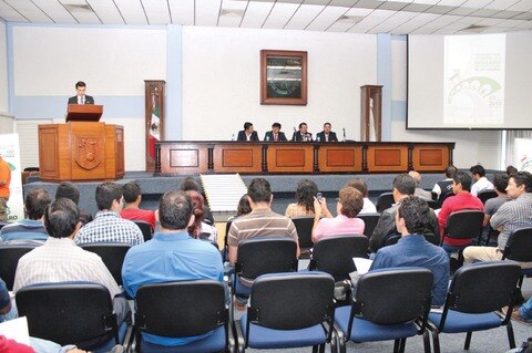 Realiza UAQ foro para mejorar movilidad