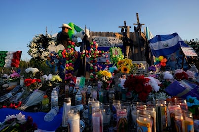 Sin confimarse la identidad de los queretanos que viajaban en el tráiler varado en Texas 