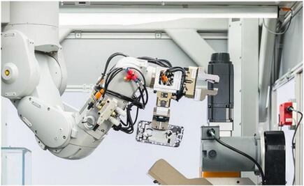 Daisy, el robot que destruye 200 iPhones por hora