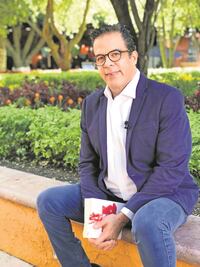 Martín Achirica publica su primer libro, Eutanasia para vivir