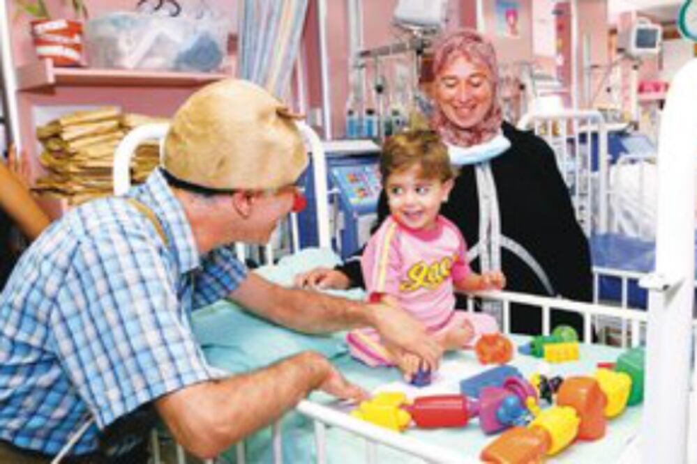 Llevan risas a San Juan del Río