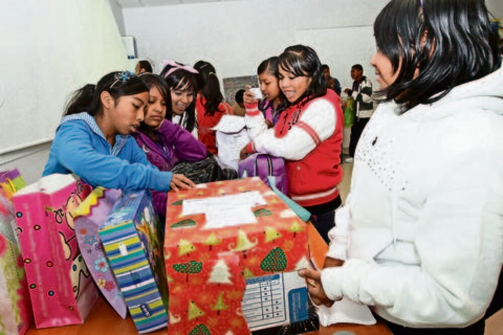 Inicia reparto de 6 mil 200 juguetes en SJR