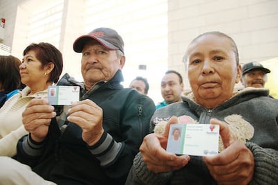 Comerciantes exigen credenciales