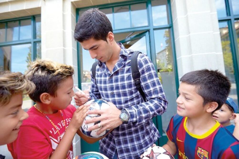 Se defiende Luis Suárez cinco horas